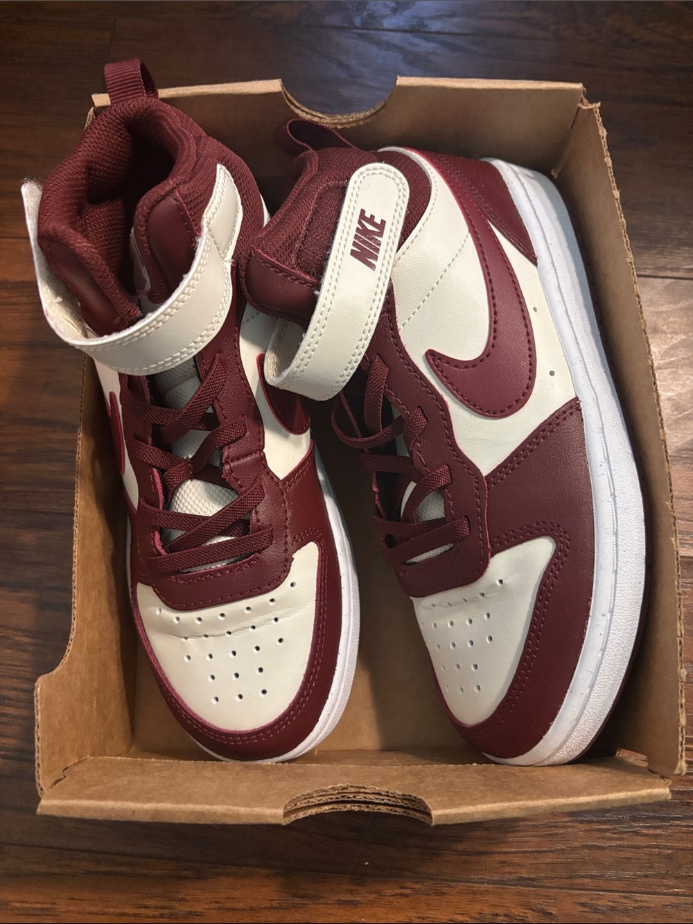 Nike Court Borough Mid Size 2 Kids High-Top Sneakers in Maroon and White